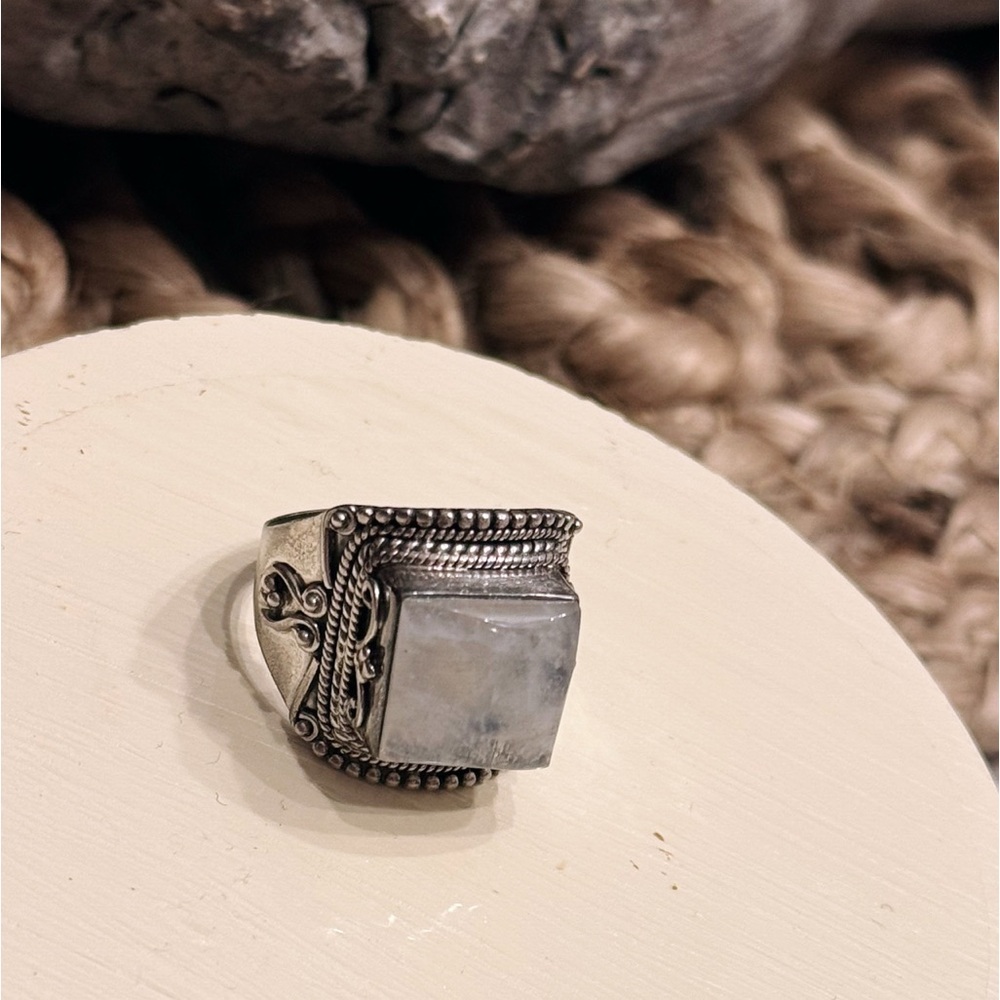 STERLING SILVER MOON STONE RING